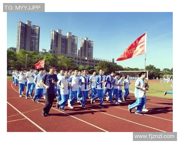 阳光下奔跑的她们体育课上女同学的青春与活力